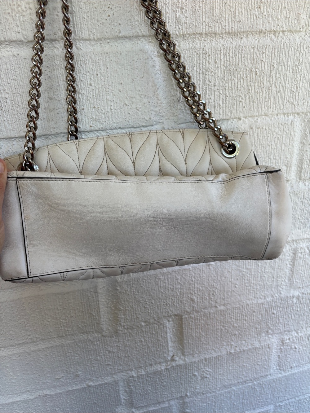 kate spade Medium Convertible Briar Lane Quilted White Shoulder Bag - Picture 9 of 10